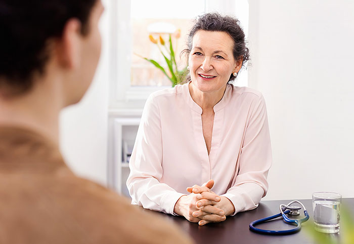 Sylke Duckstein im Patientengespr�ch